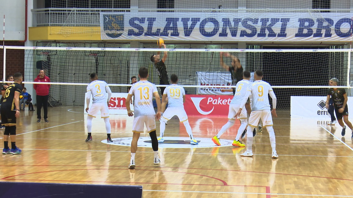 Aktualni prvaci, zagrebačka 'Mladost' prejaka za odbojkaše Marsonije