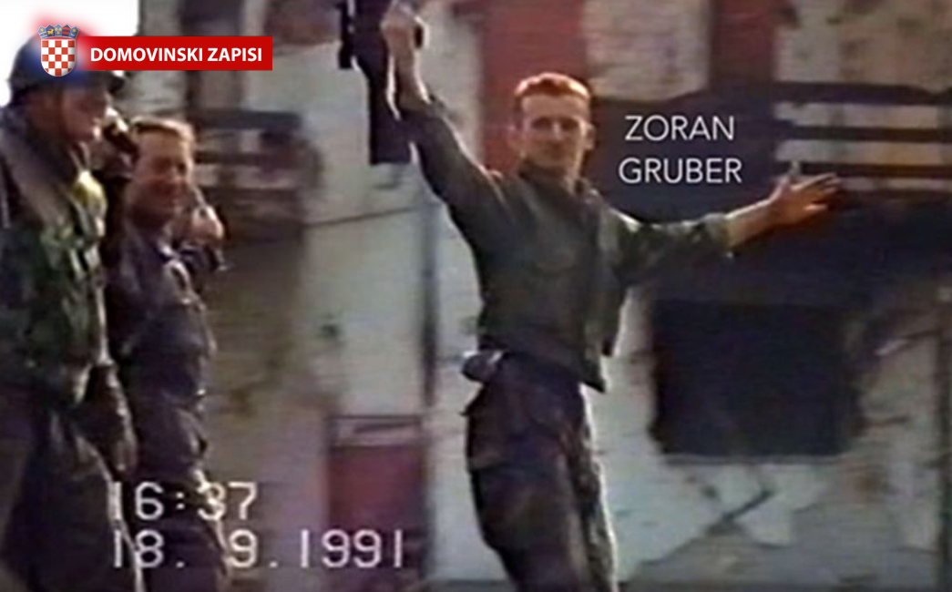  SJEĆANJE NA RATNIKA: Roditelji ratnog heroja Zorana Grubera žive u ulici koja nosi njegovo ime