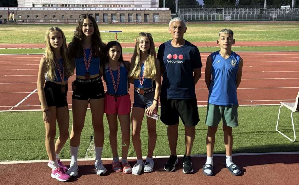 Bronca za štafetu AK Marsonia