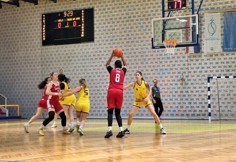 Brod na Savi 'potopio' Split na Gripama