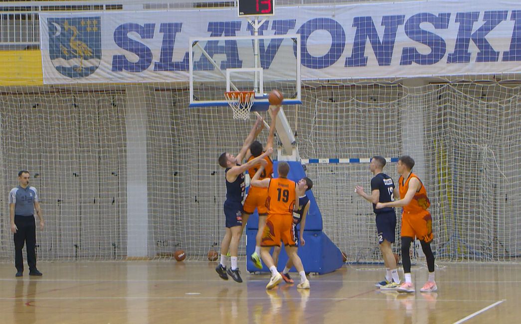  Košarkaši 'Marsonije' i dalje u igri za vodeću četvorku 