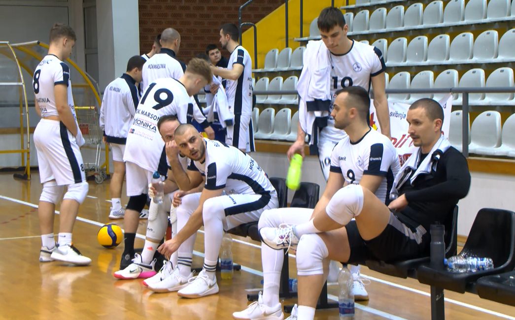  Odbojkaši 'Marsonije' pružili dobar otpor zagrebačkoj 'Mladosti' 