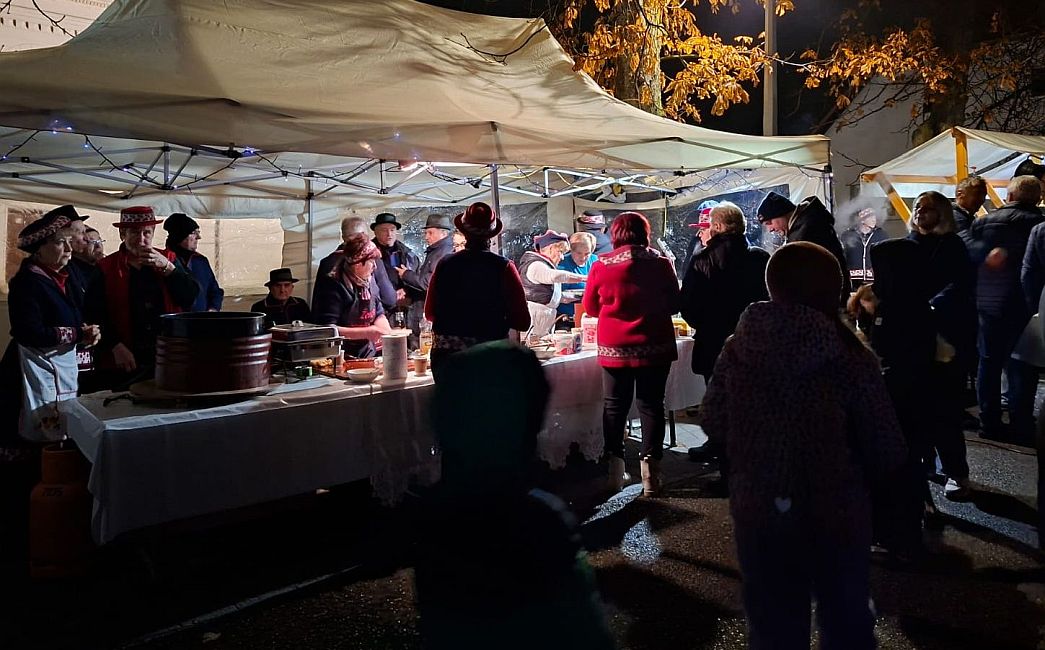 U podvinjskom parku ujedinili se brojni u plemenitoj adventskoj akciji 