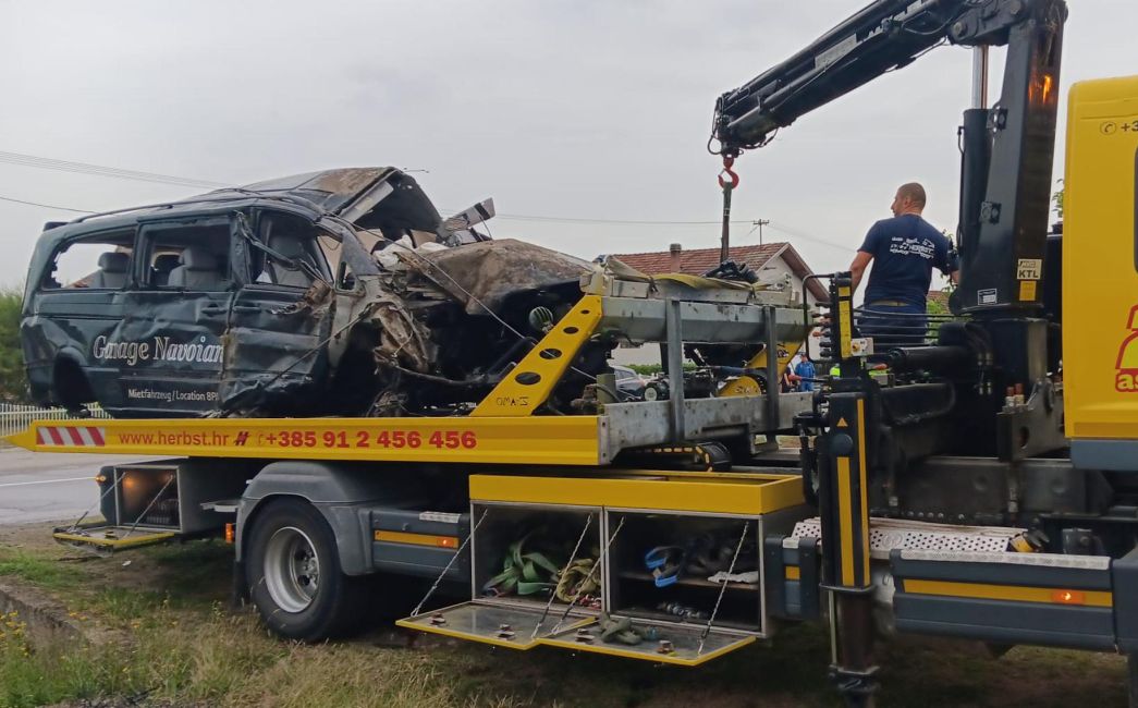 Švicarac i Brazilka krijumčarili migrante i sletjeli kombijem s ceste