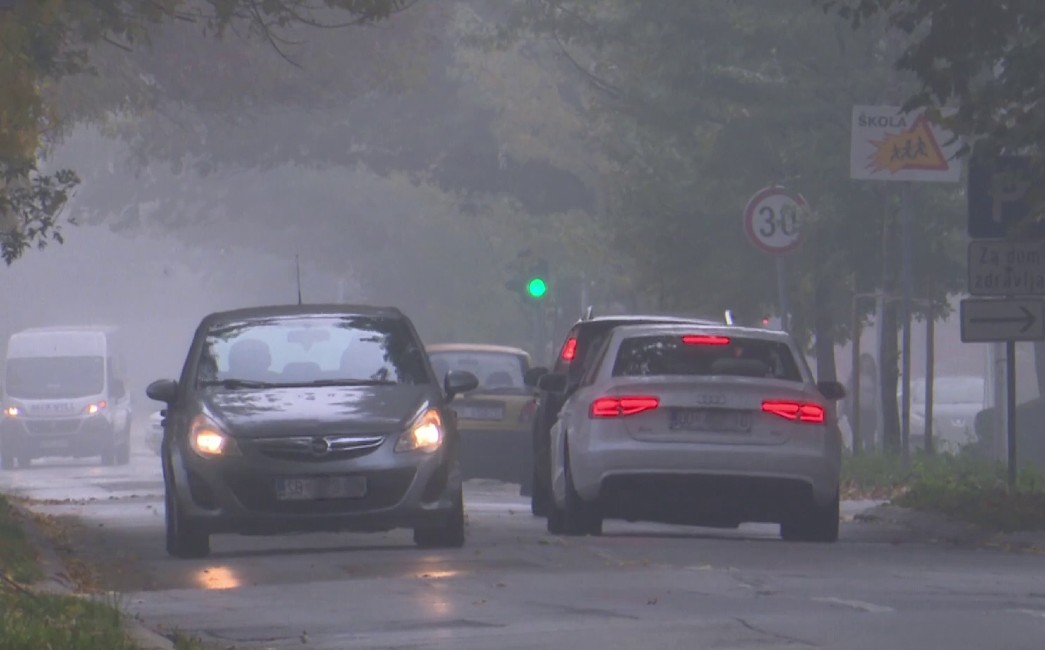 Od 1. studenog do 31. ožujka obvezna vožnja motornih vozila s upaljenim svjetlima