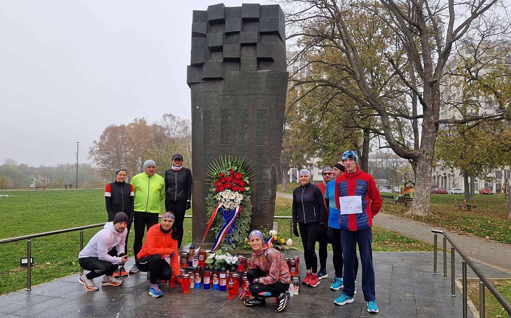  VUKOVARU SA SRCEM - Brodski 'Mazatori' odali počast žrtvama Vukovara '91.