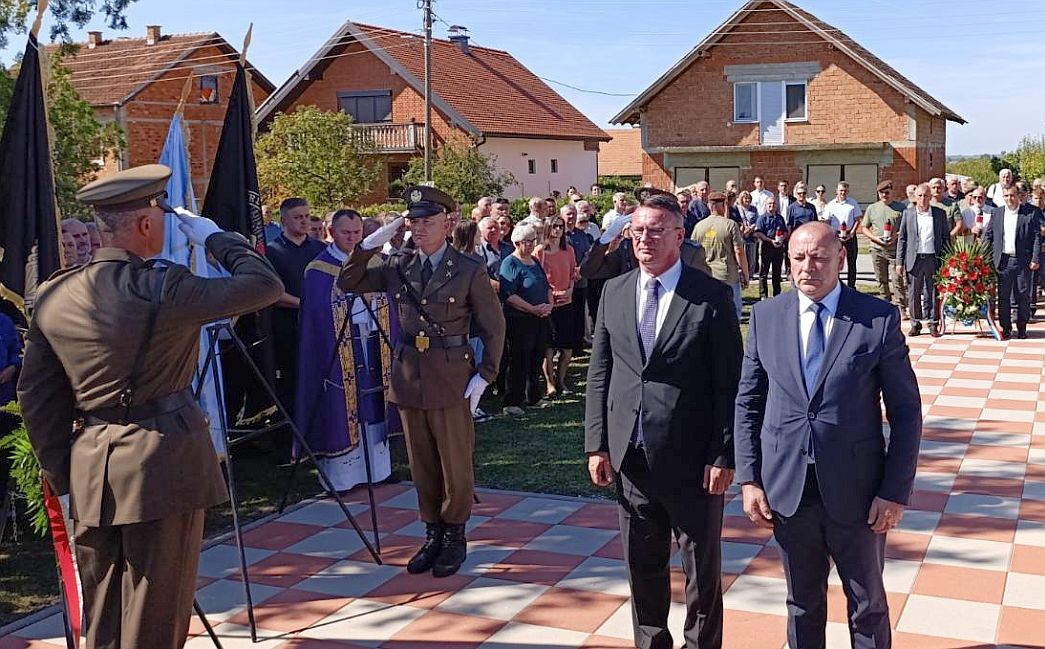  Uz općinski Dan hrvatskih branitelja, u Novoj Kapeli otvorena spomen soba 