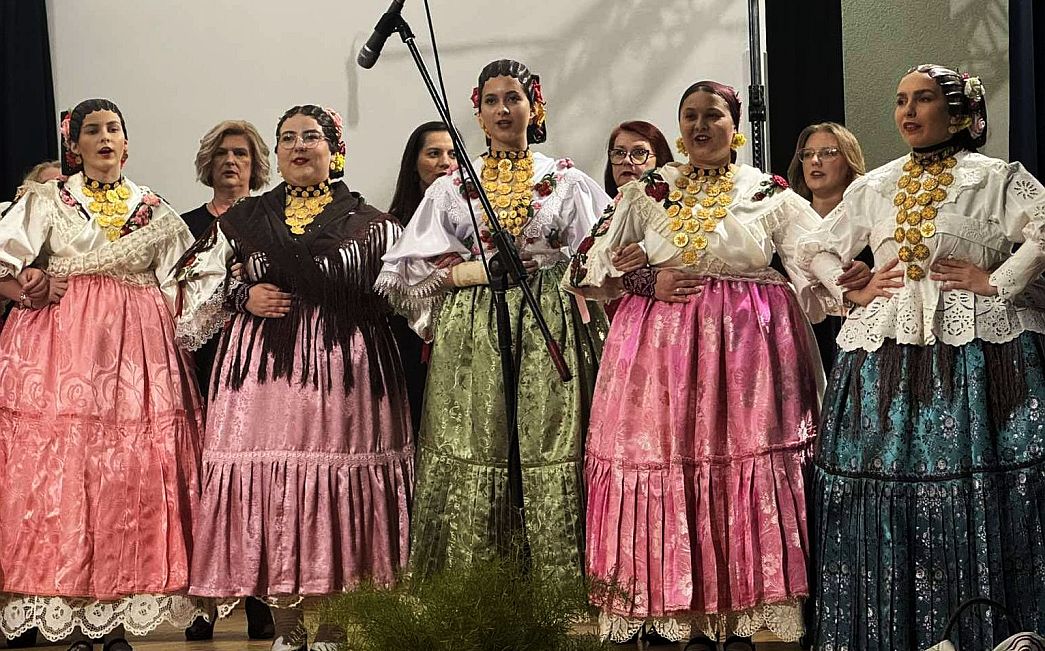 GODIŠNJI KONCERT KUD-a TOMISLAV - Sibinjci pokazali zašto su jedno od najboljih folklornih društava