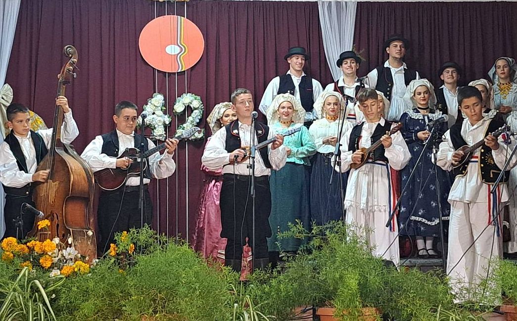 42. ŽUPANIJSKA SMOTRA TAMBURAŠA -  'Nećemo dozvoliti da naše slavonsko, hrvatsko utihne...'