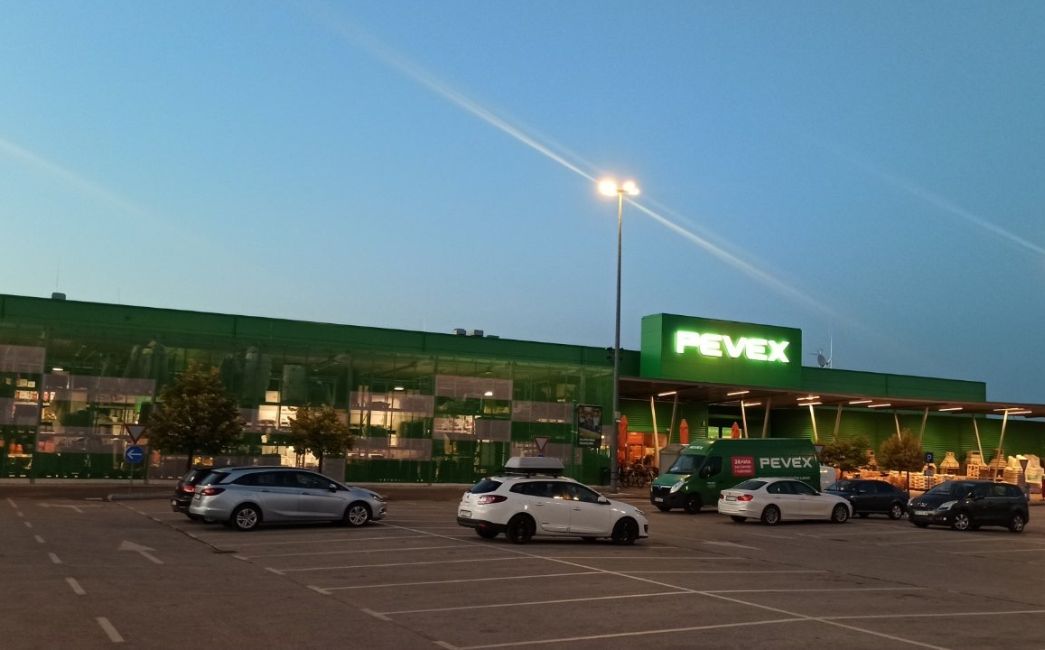  PEVEX Slavonski Brod slavi rođendan i časti kupce s 15 posto popusta
