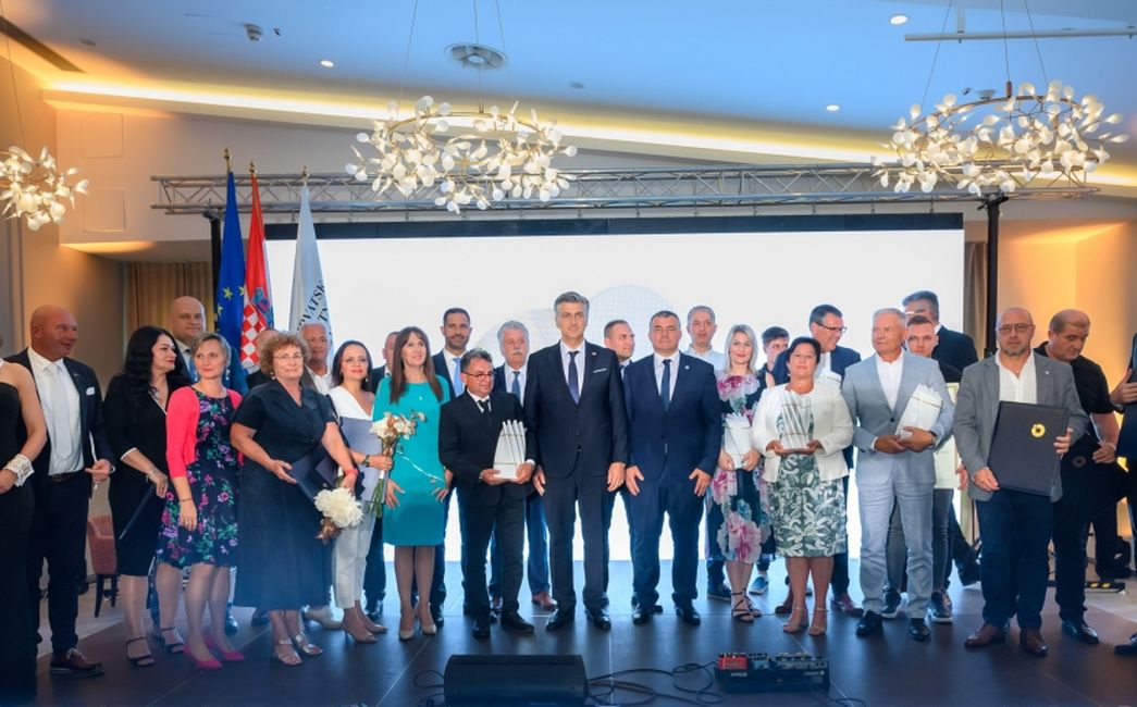 Josipu Tokiću iz Ljupine priznanje 'Zlatne ruke'