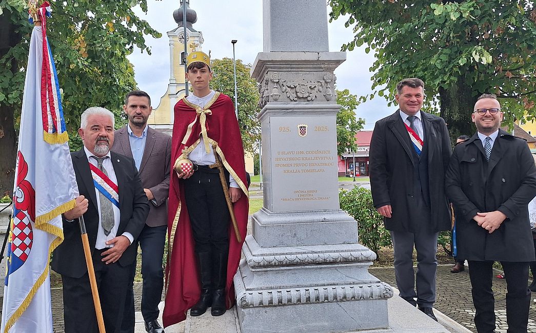 1100 GODINA HRVATSKOGA KRALJEVSTVA - Na svečanost u Sibinj stigao i 'Kralj Tomislav'