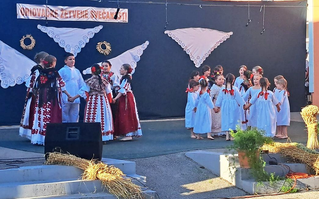 22. ORIOVAČKE ŽETVENE SVEČANOSTI - Nekoć se u polje na žetvu išlo pjevajući...