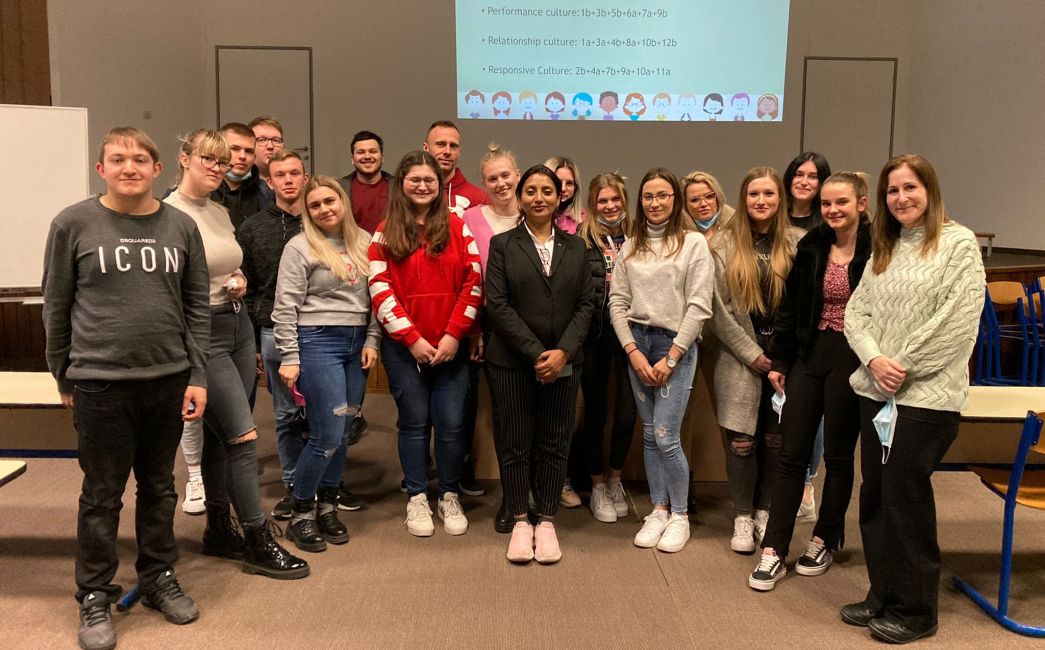  Ruralno-zeleno-održivo-digitalno: STEM sveučilišno obrazovanje za kreativne industrije u Požegi