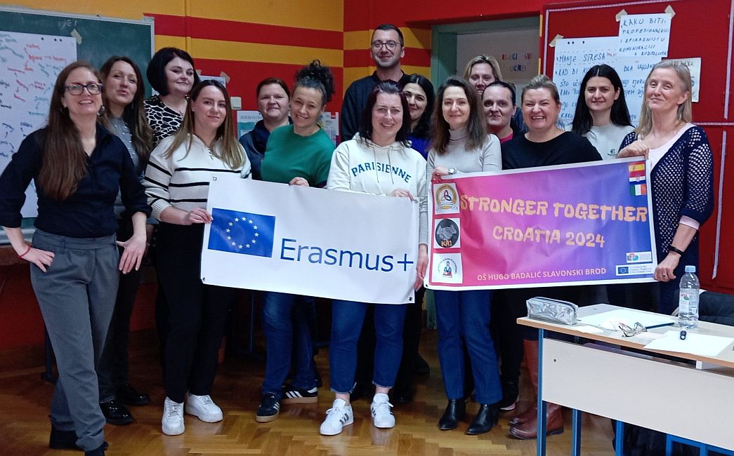 ERASMUS+  Iskustva, spoznaje i doživljaji učenika i učitelja kroz projekt  'Jači zajedno' 