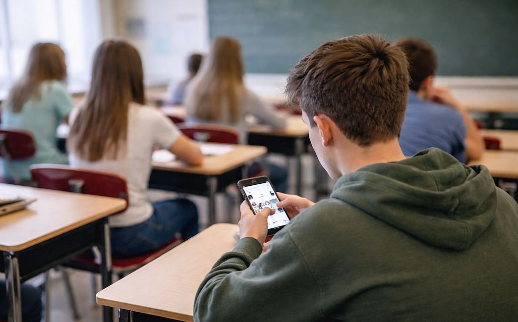 Odzvonilo mobitelima u školama; roditeljima u više slučajeva na vrata stiže socijalna služba