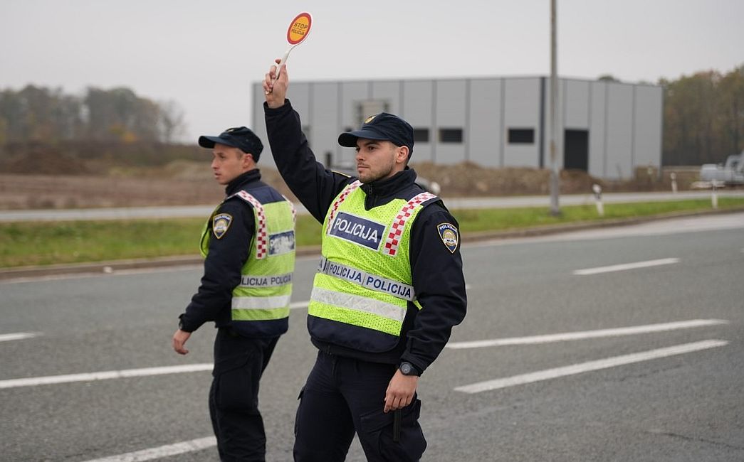U prometu po starom: 130 vozača prebrzo vozilo, a rekorder napuhao 2,32 promila