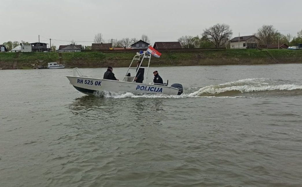  Ministar Božinović u Brodsko-posavskoj županiji: 'na državnoj granici nema napetosti i pucnjave'