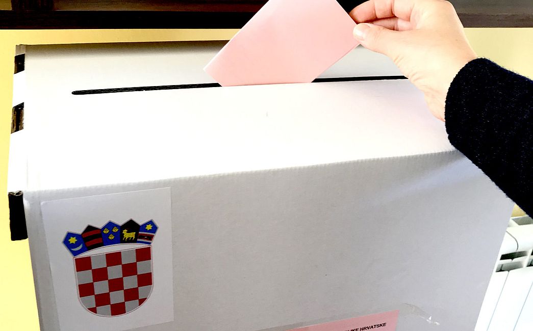 LOKALNI IZBORI 2025. - Otvorena birališta, biramo lokalnu vlast...