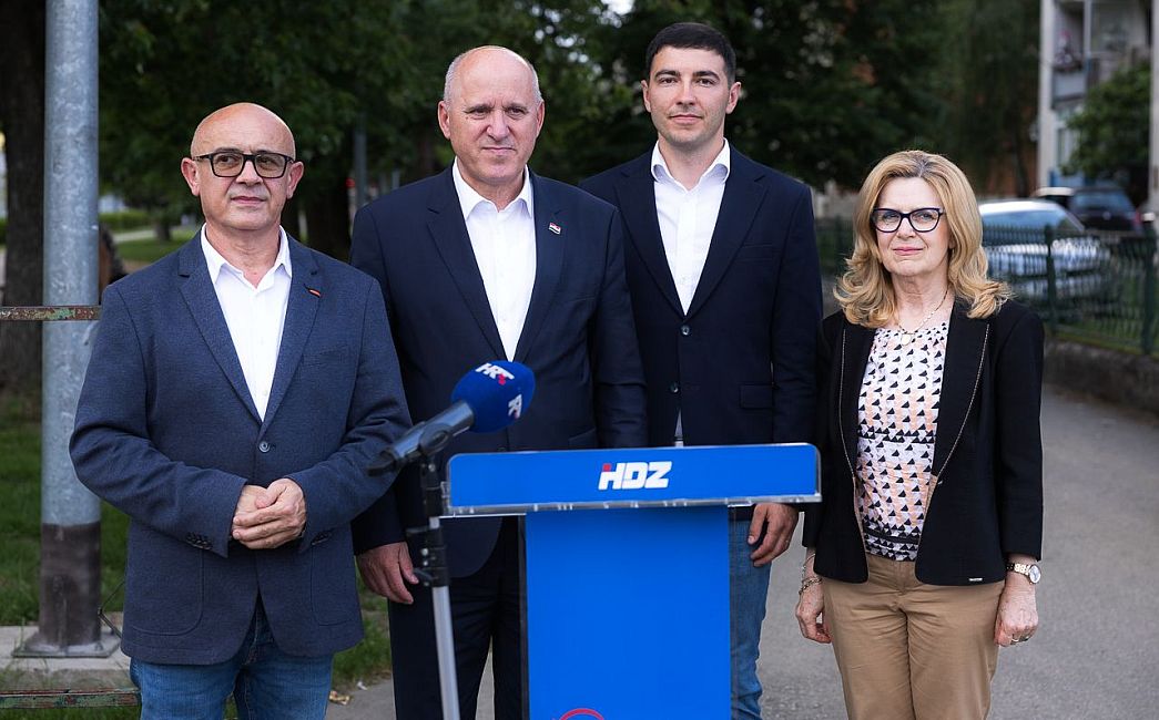  Trnka i Bušić s ministrom Bačićem predstavili projekte za Novu Gradišku