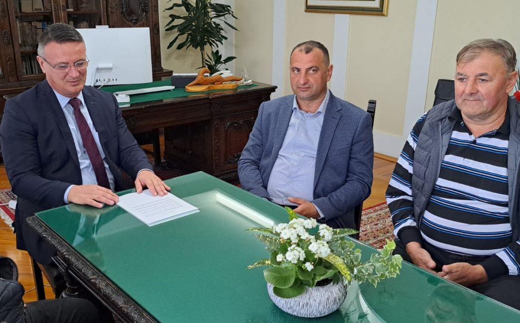 Župan ugostio i nagradio Marka Vrtarića, posjednika lipicanca šampiona iz Lipice