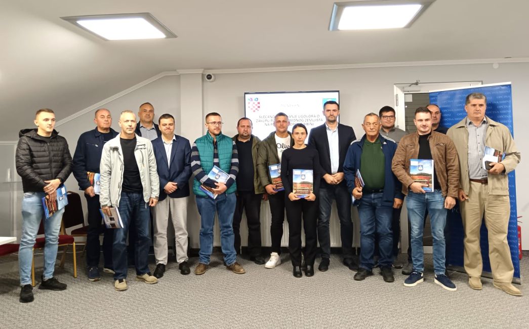  U općini Sibinj 16 poljoprivrednika dobilo ugovore o zakupu više od 400 hektara državnog zemljišta 