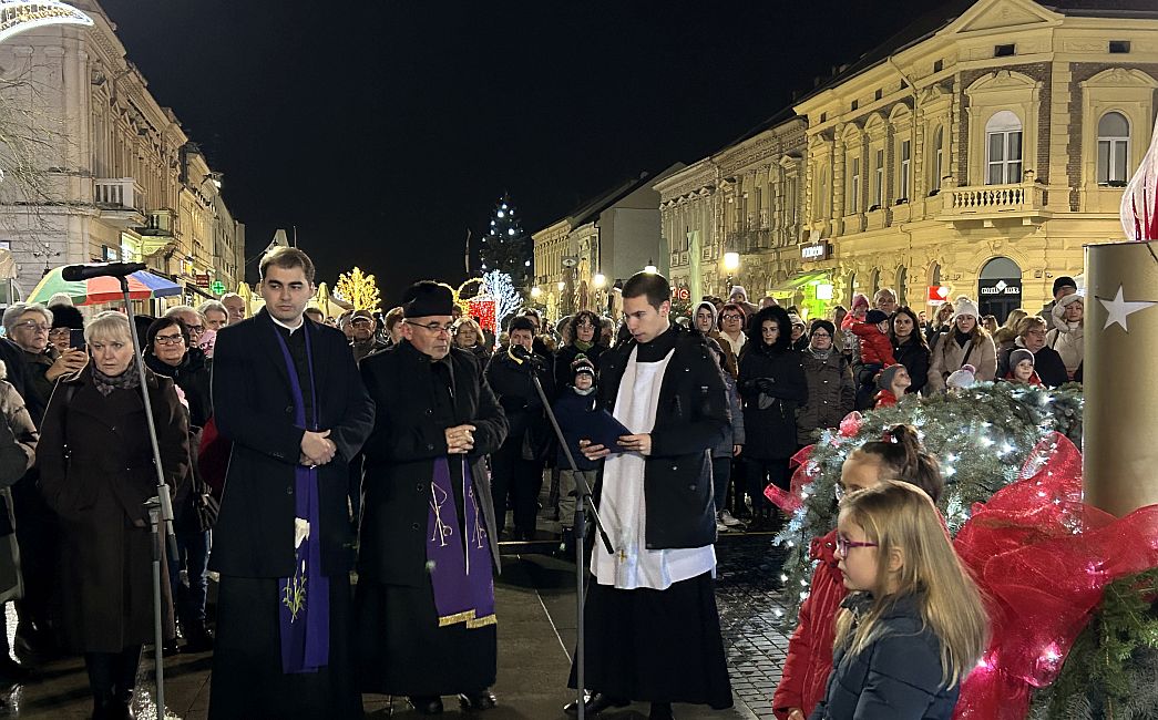 U Slavonskom Brodu počeo Advent iz davnina