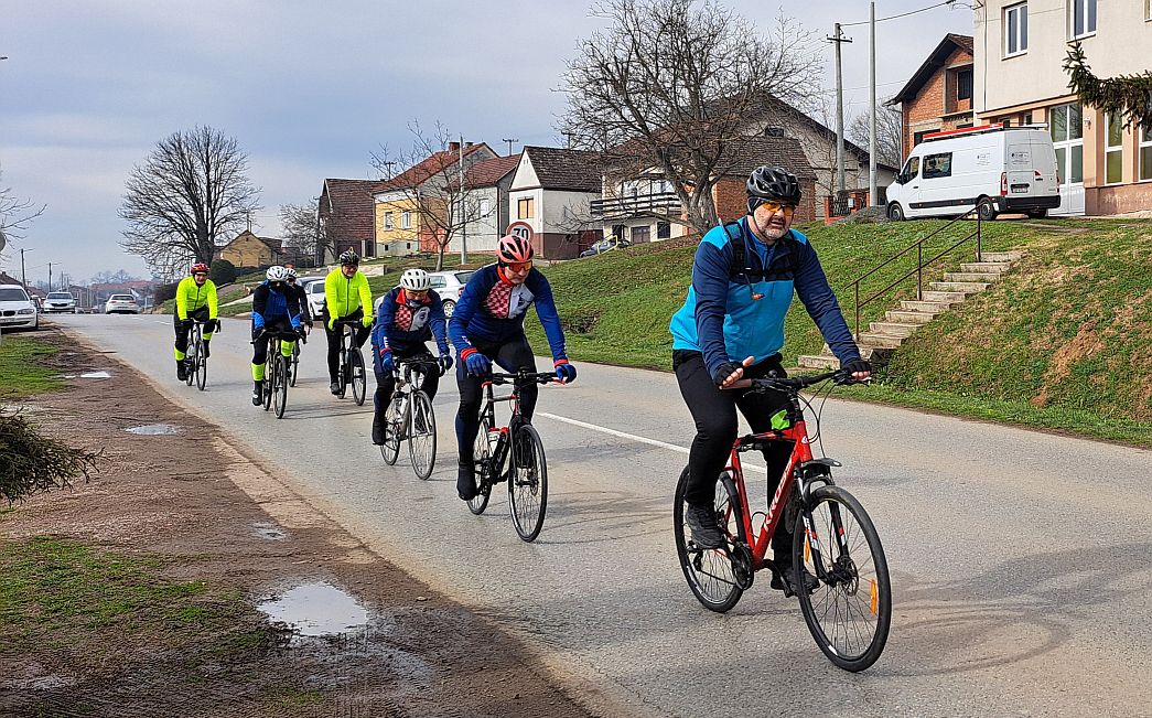 2. MEMORIJALNA BICIKLIJADA Vozili 91 kilometar za 91. obljetnicu Sibinjskih žrtava