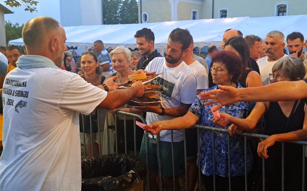 U Sibinju se ponovno tražila riba više i uživalo uz splitski 'Dalmatino'