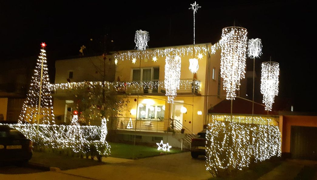 Je li ovo (bila) jedna od najljepše božićnim lampicama okićenih kuća u Slavonskom Brodu?