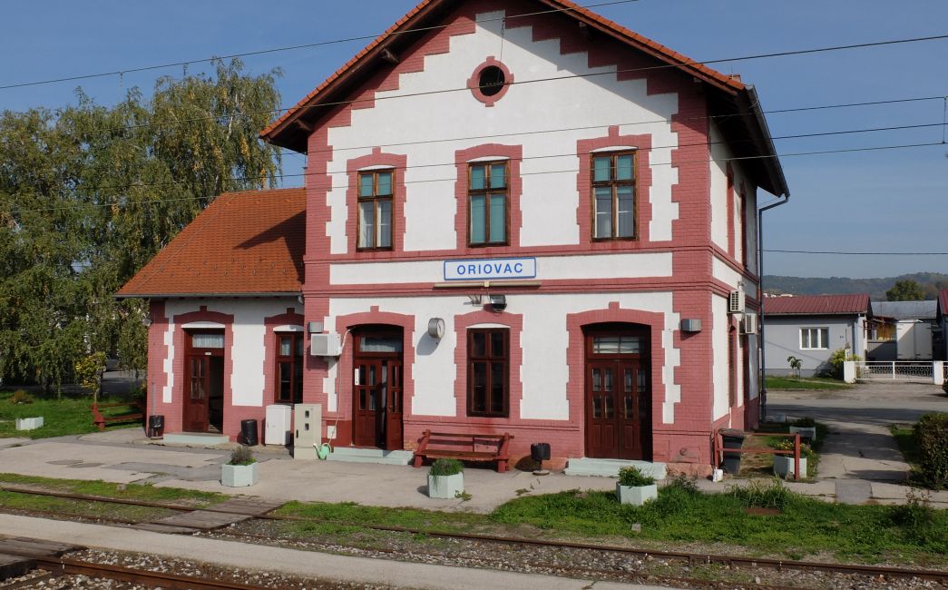 Nesreća na kolodvoru u Oriovcu, vlak prignječio i usmrtio radnika (41)