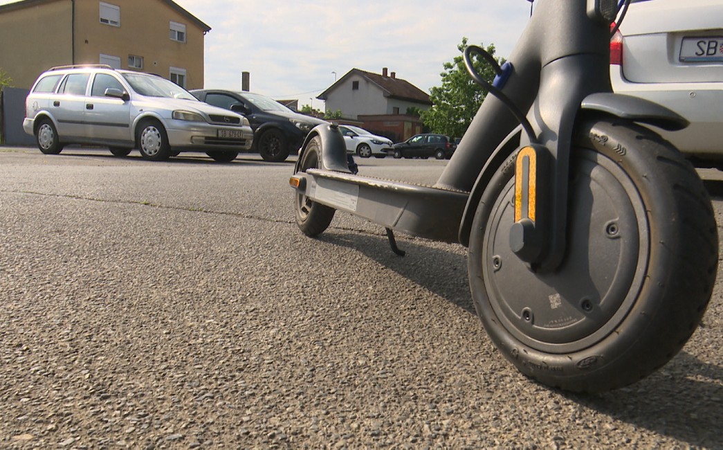 DVA KOTAČA NISU IGRAČKA - Sigurnost je prva zadaća: pravila, kacige i odgovornost spašavaju živote