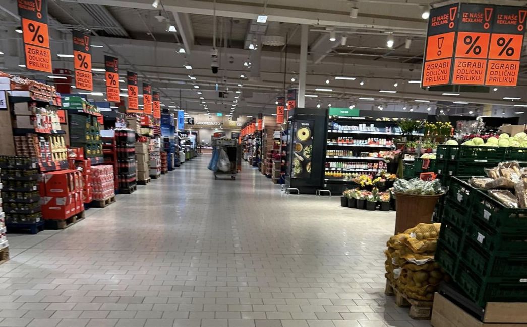 BOJKOT Ovako jutros izgledaju trgovački centri i parkirališta ispred njih