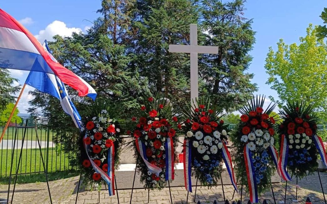 Počast poginulim hrvatskim braniteljima i dr. Franji Tuđmanu na Dan državnosti RH