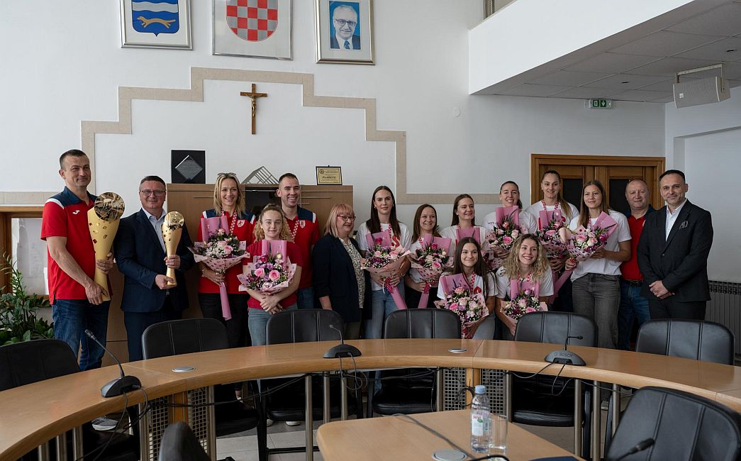 Župan Marušić ugostio košarkašice prvakinje Hrvatske 