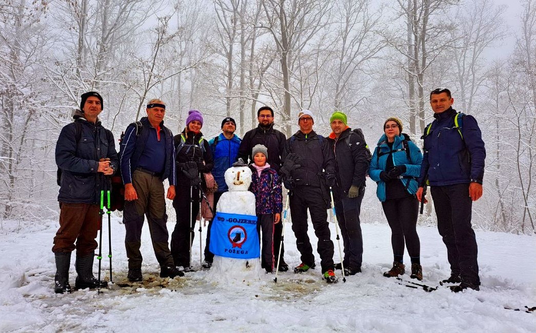 Tradicionalni uspon na Viljevo na Dilj gori planinara Gojzerice