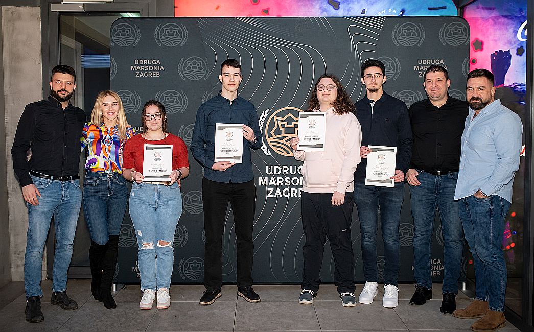  PRVI STPENDISTI UDRUGE MARSONIA ZAGREB Pet brucoša iz Brodsko-posavske županije dobilo 2500 eura