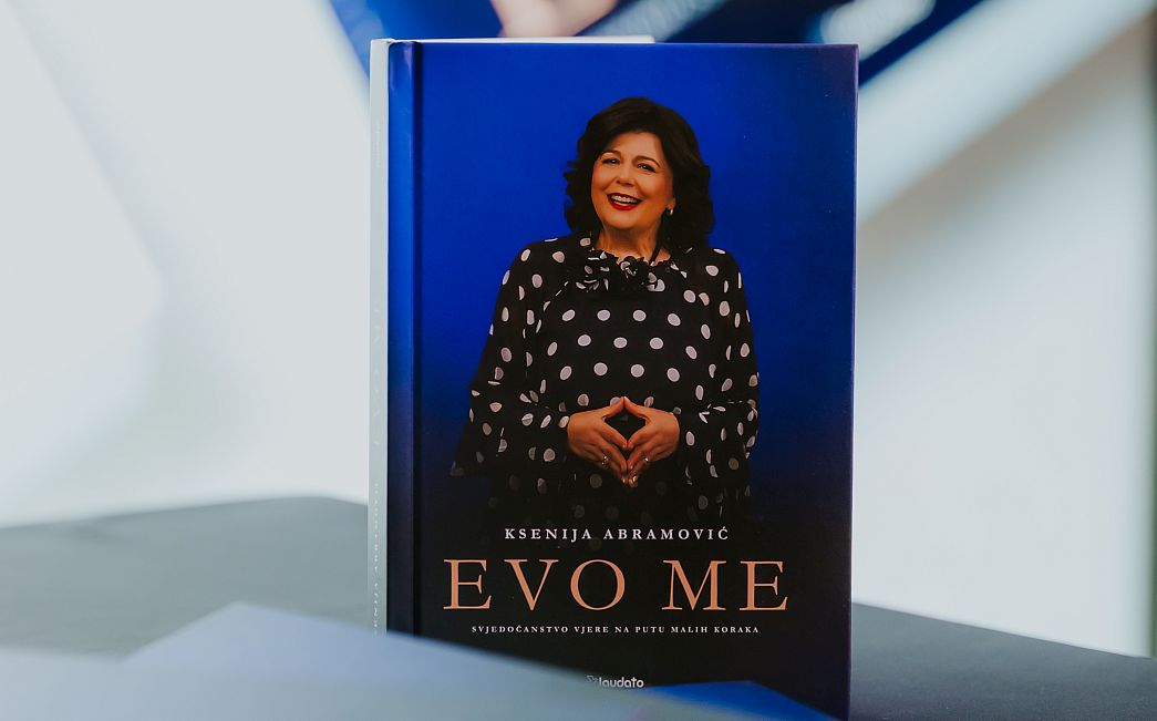  Ksenija Abramović predstavlja knjigu 'Evo me' - svjedočanstvo vjere na putu malih koraka