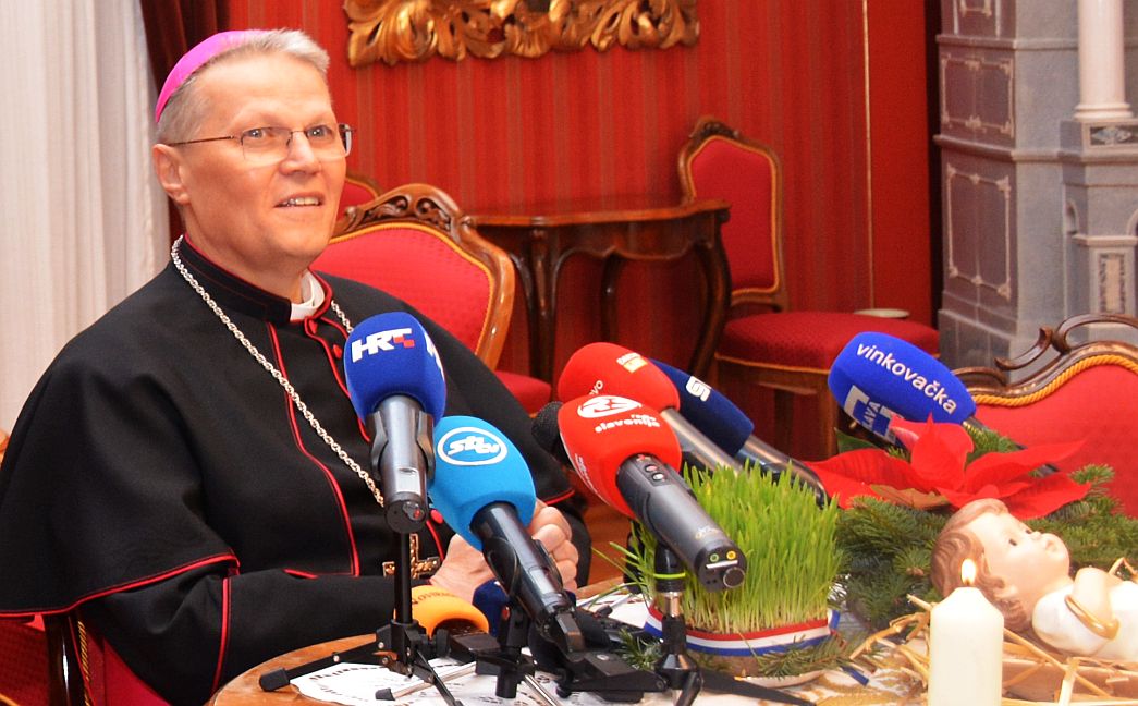  Božićna pastirska poruka i čestitka nadbiskupa Đure Hranića 