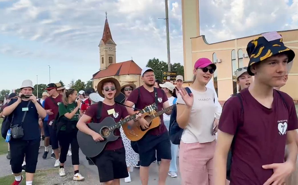 Mladi 'Framaši' iz cijele Slavonije u tradicionalom 'Franjevačkom hodu'
