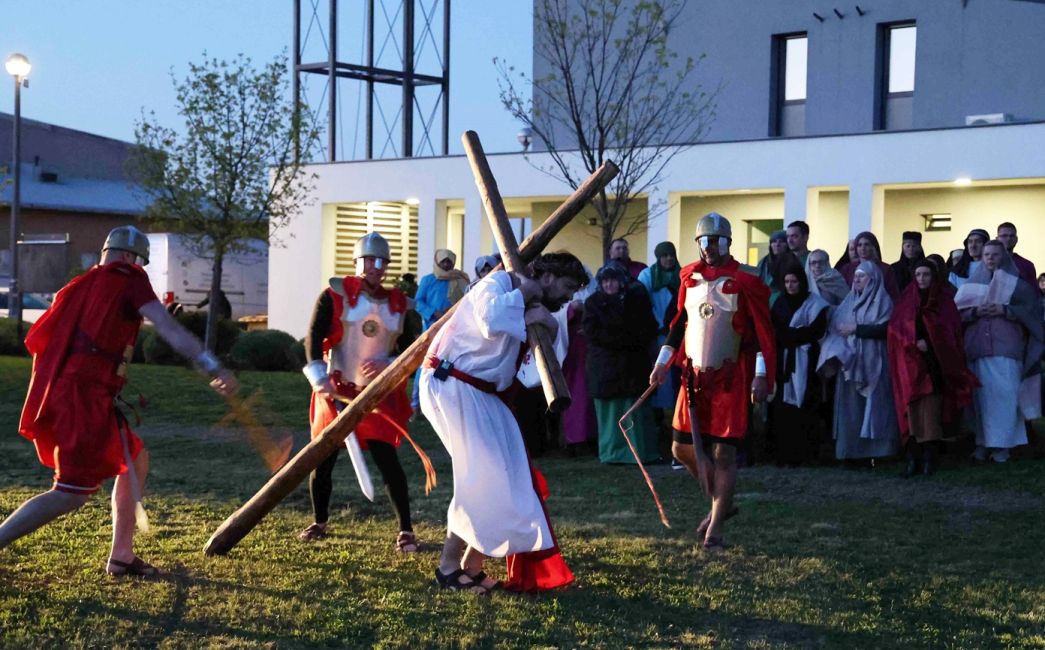 Uprizorenje Svetog Trodnevlja u Slavonskom Brodu