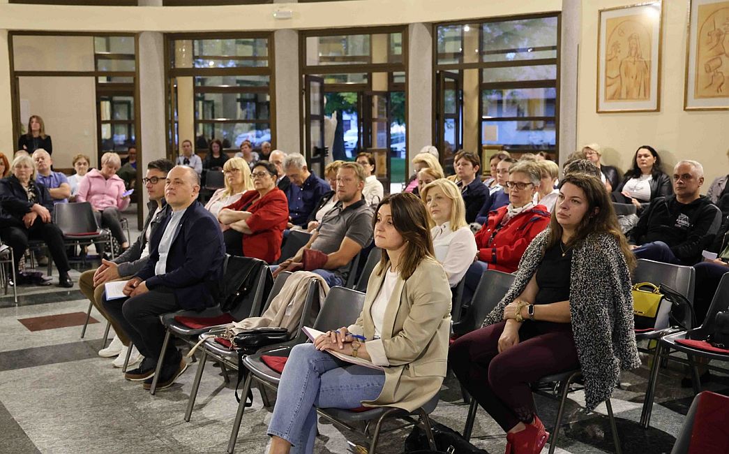 Održana tribina “Put od agresivnosti u povjerenje“