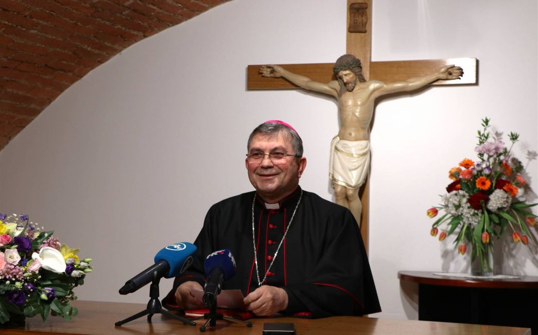 Uskrsna poruka i čestitka požeškog biskupa mons. Ive Martinovića