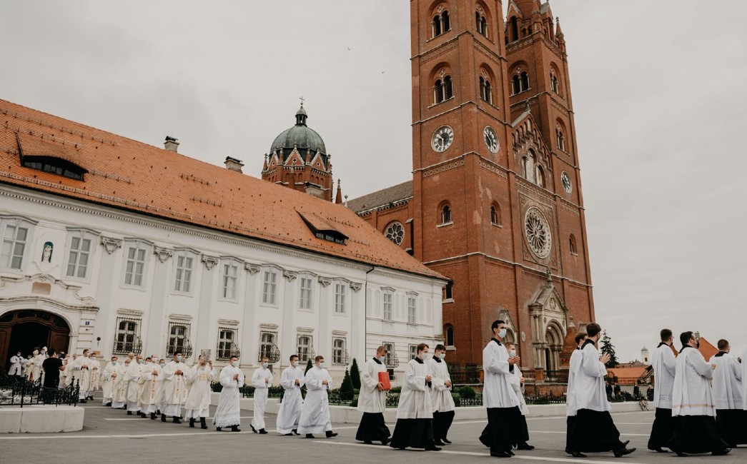 DEKRETI 2023. - Novi župnici i kapelani stigli i u slavonskobrodske župe