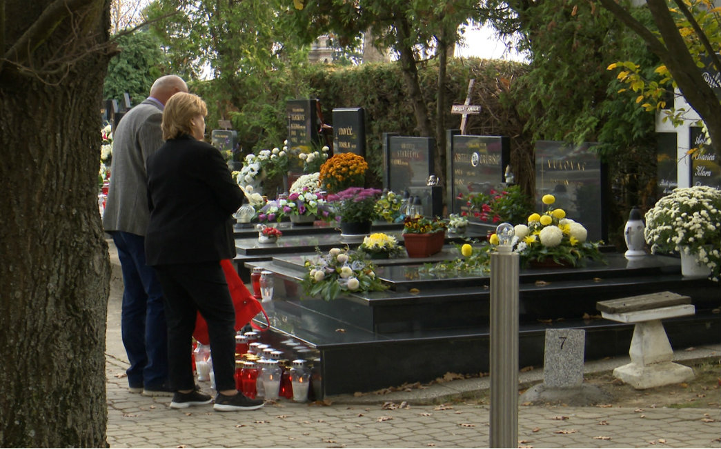 SVI SVETI - Evo kad su mise i blagoslov grobova na Gradskom groblju