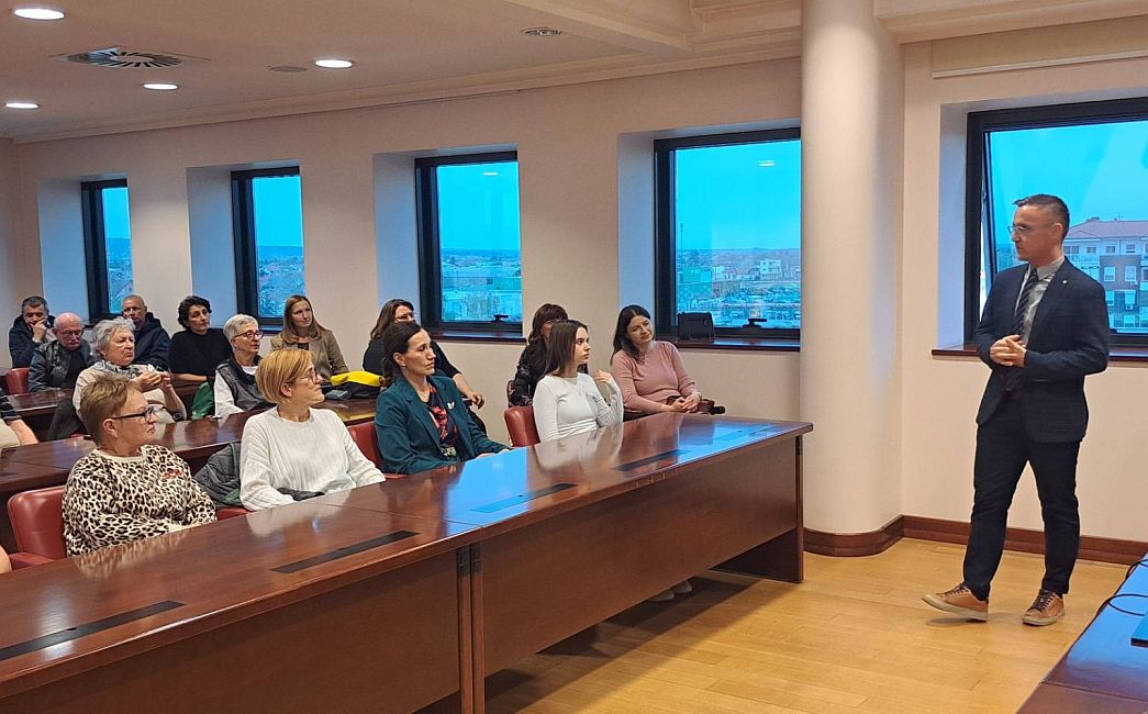 Što jesti kad je štitnjača kriva za sve? Vodeći nutricionist Brođanima dao korisne savjete