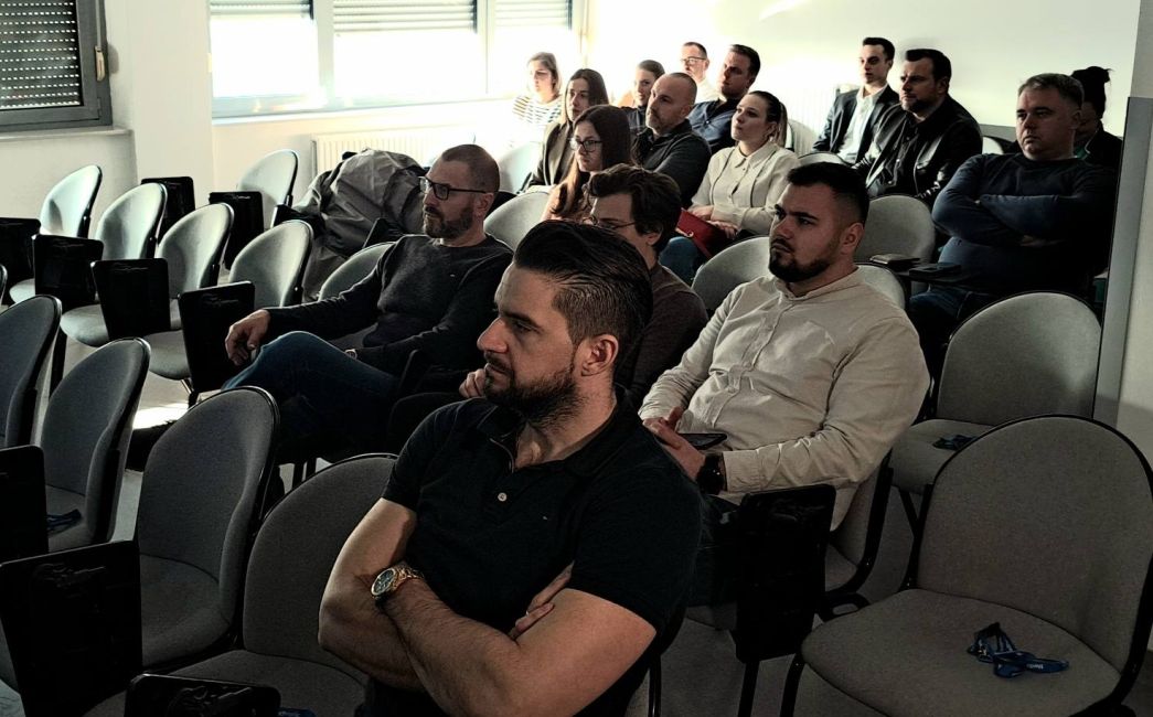 Mladi hrvatski kirurzi u Slavonskom Brodu usavršavaju vještine operacije trbušne hernije